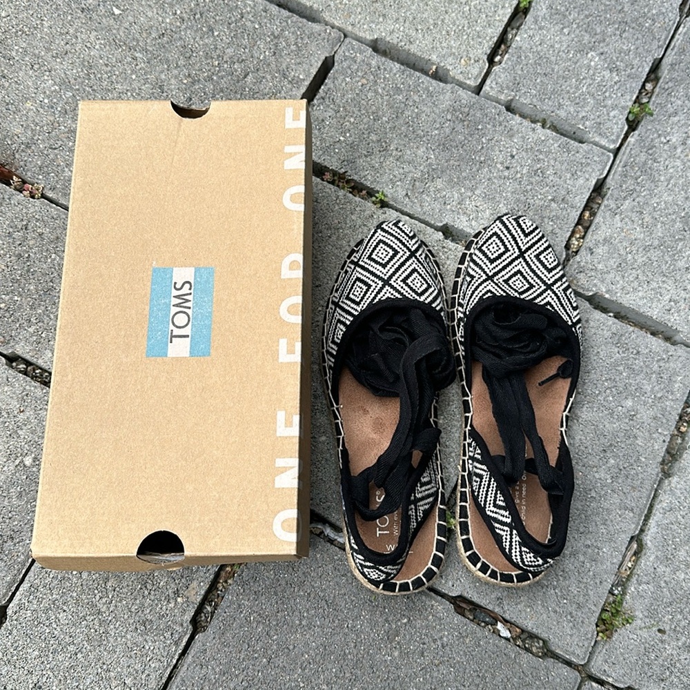 TOMS Espadrilles